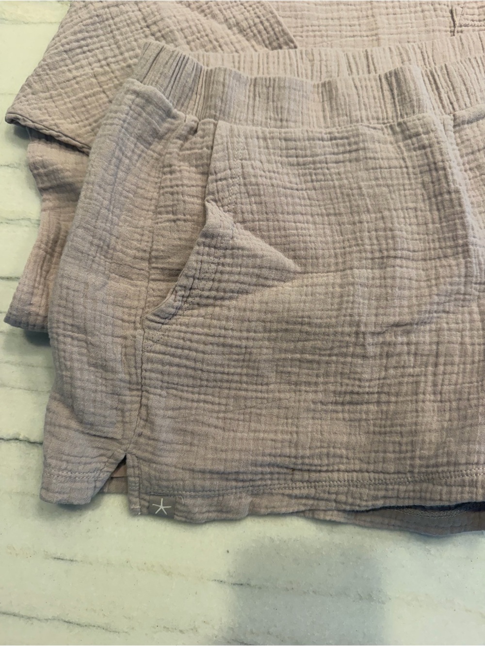 Barefoot Dreams Mauve 100% Cotton Crinkle Tee & Short Set-NWT - Picture 10 of 14